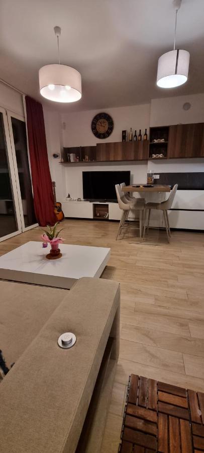 La maison de Florina Milan Extérieur photo